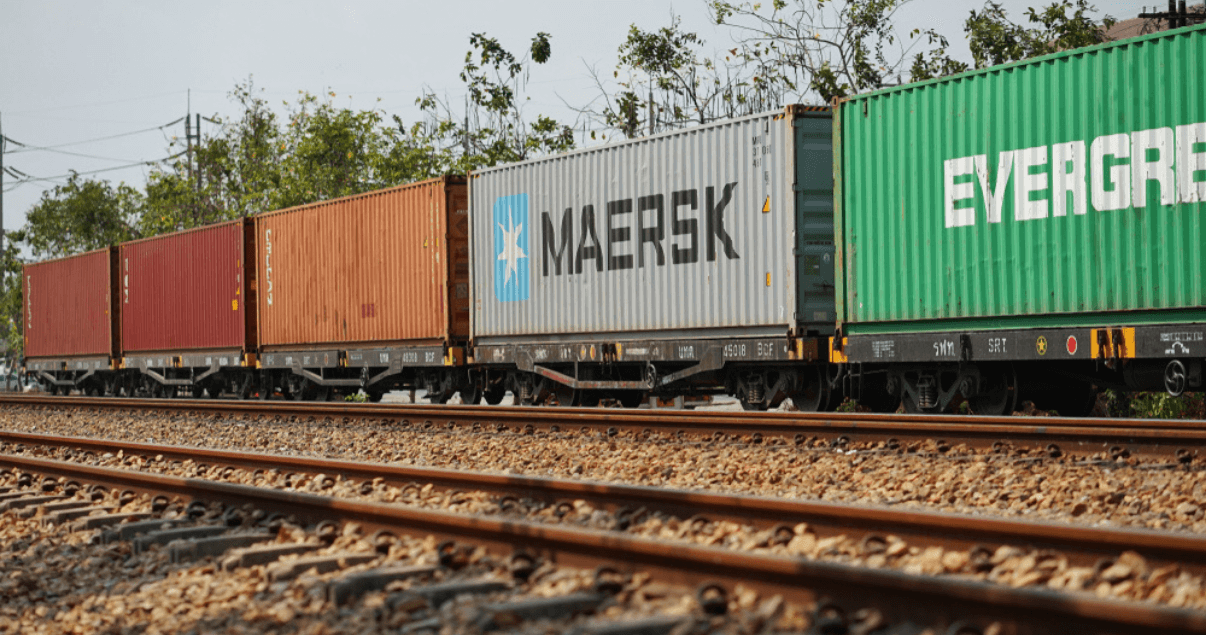 BP4_El transporte ferroviario es el más conveniente para mover contenedores completos.