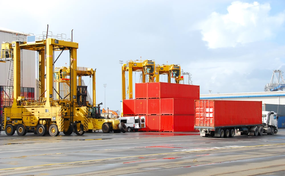 El agente de carga actúa como intermediario entre cargadores y transportista