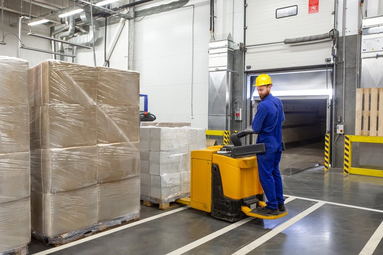 La paletización en logística protege la mercancía que se traslada y almacena.